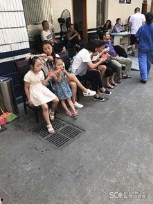 网友现场吃瓜图片,网友热议幕后真相