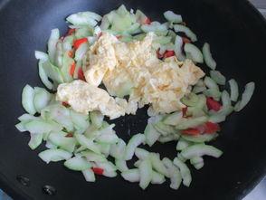 吃葫芦瓜炒鸡蛋