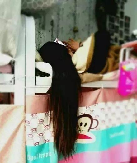 女生宿舍紫色滤镜吃瓜,女生宿舍的甜蜜秘密大揭秘  第1张